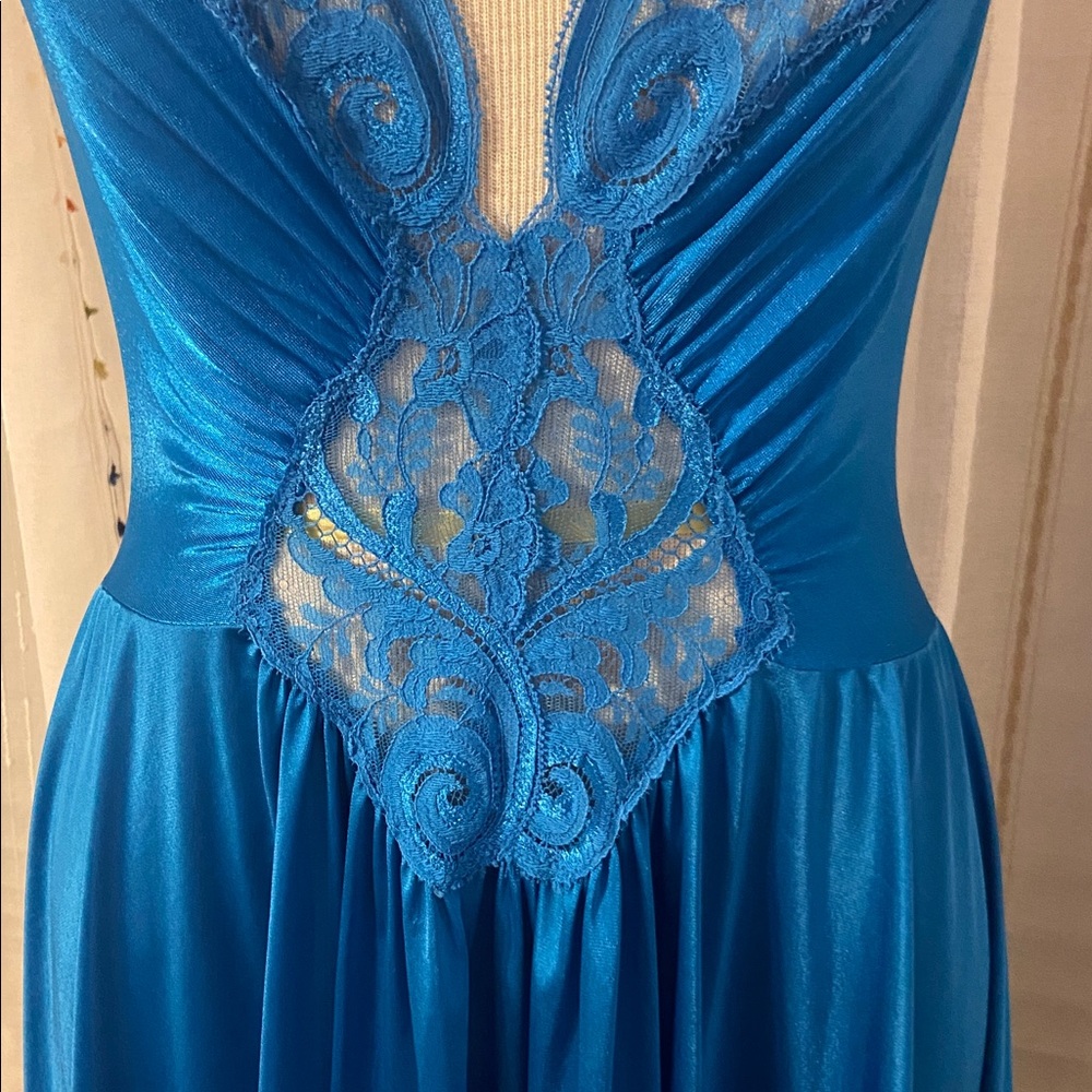Vintage Olga Deep V Lace Silky Full Length Nightgown - Picture 3 of 8